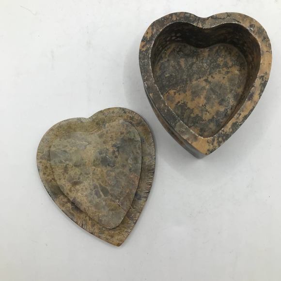 Vintage Carved Stone Heart Trinket Box Inlaid Floral Pattern "2 1/2"x 3" India - Picture 3 of 11